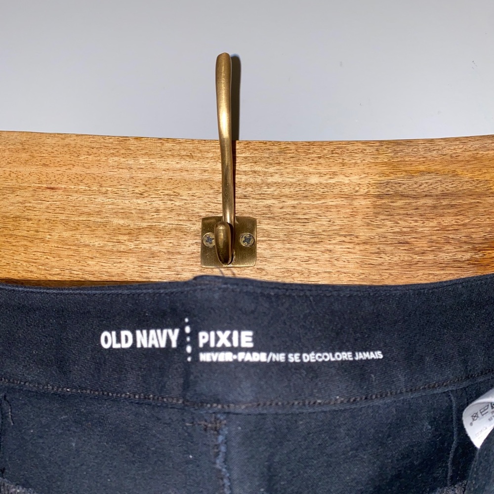 Old Navy Black Pixie Pants - image 4